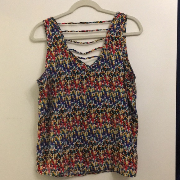 Geometric Tank - Picture 3 of 5